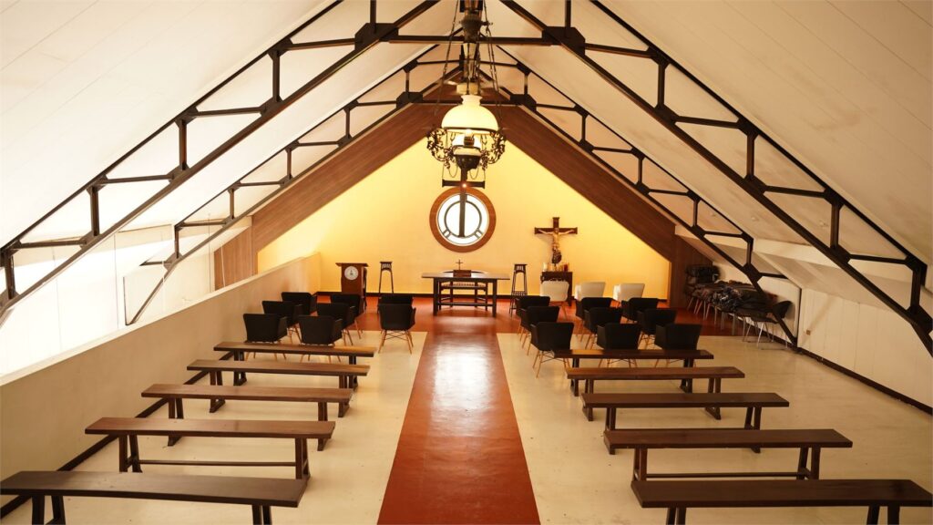 Capilla De Stella Maris chapel interior
