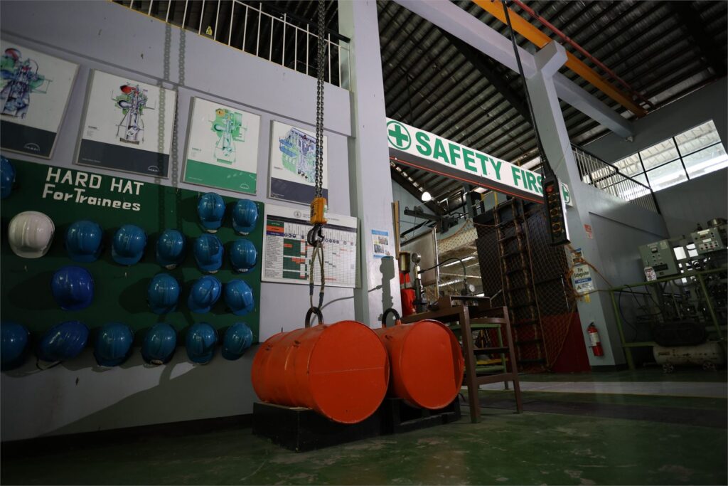 Three-ton overhead crane in Panday Pira I