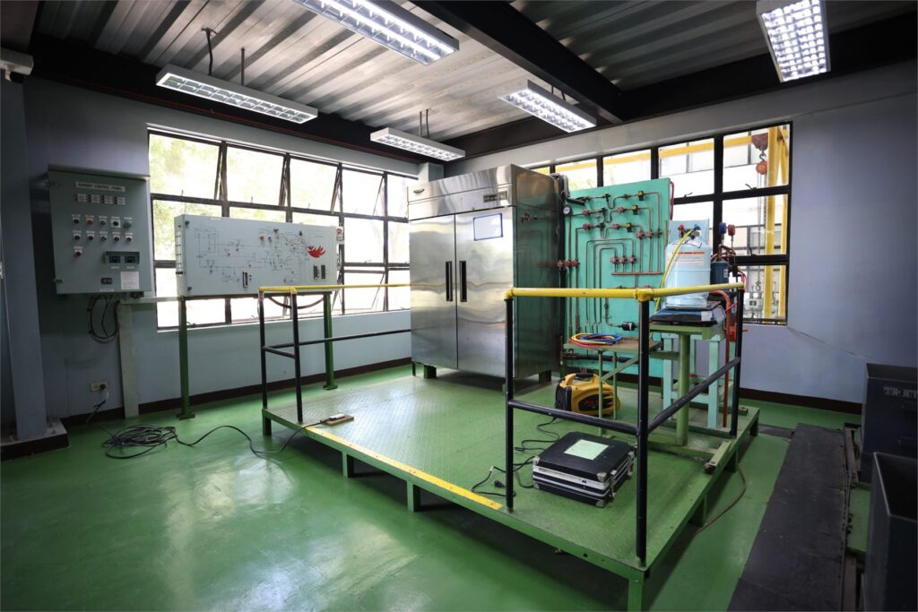 Marine refrigeration trainer