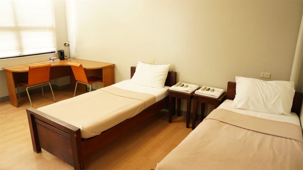 Twin room in Magsaysay Residence